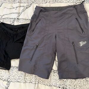 Women’s small Fox MTB shorts